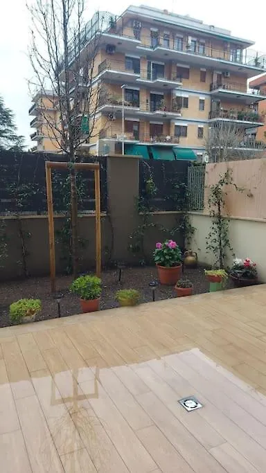 Апартаменты Monolocale Nuova Costruzione Con Giardino Рим
